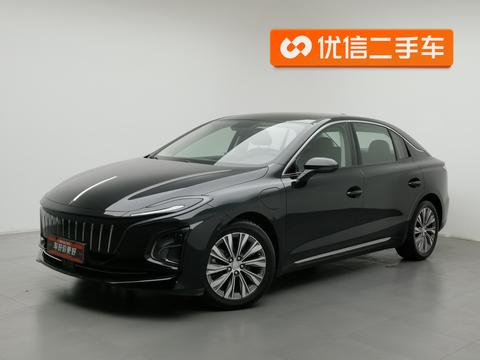 Hongqi E-QM5