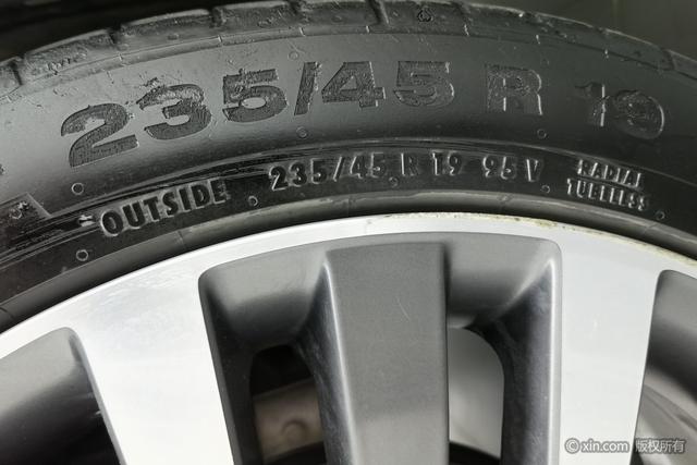 Lynk & Co 02 2019 2.0 T AT 2 WD Pro VI — фото 11