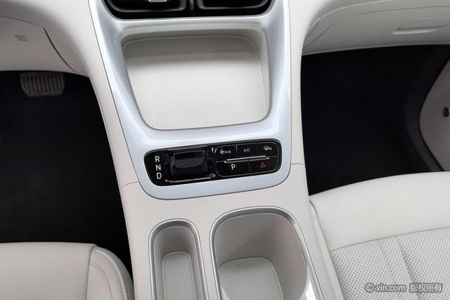 Geely Galaxy Xingyuan 2025 UP 410km — фото 12
