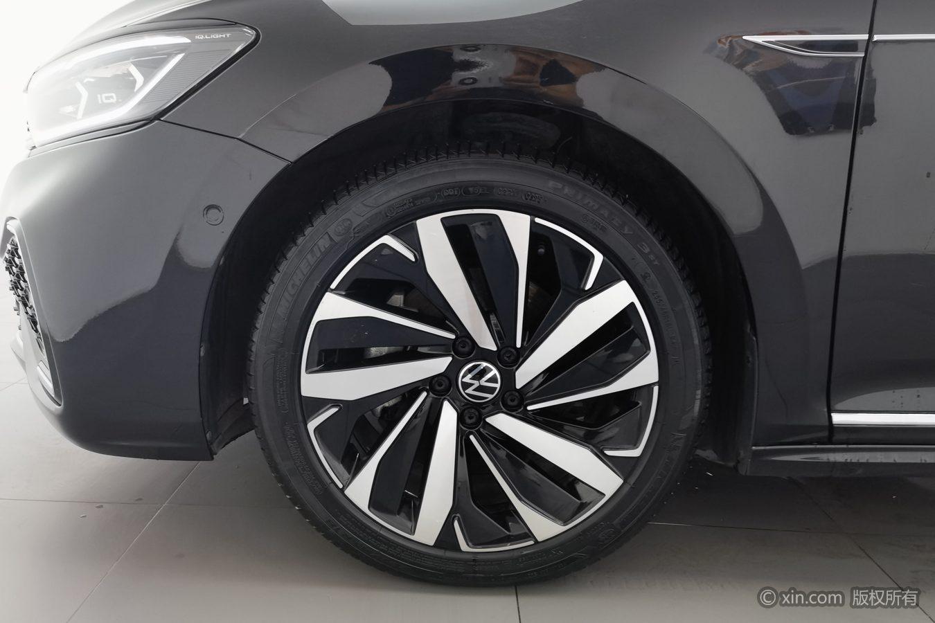 Volkswagen Passat 2022 330TSI Luxury