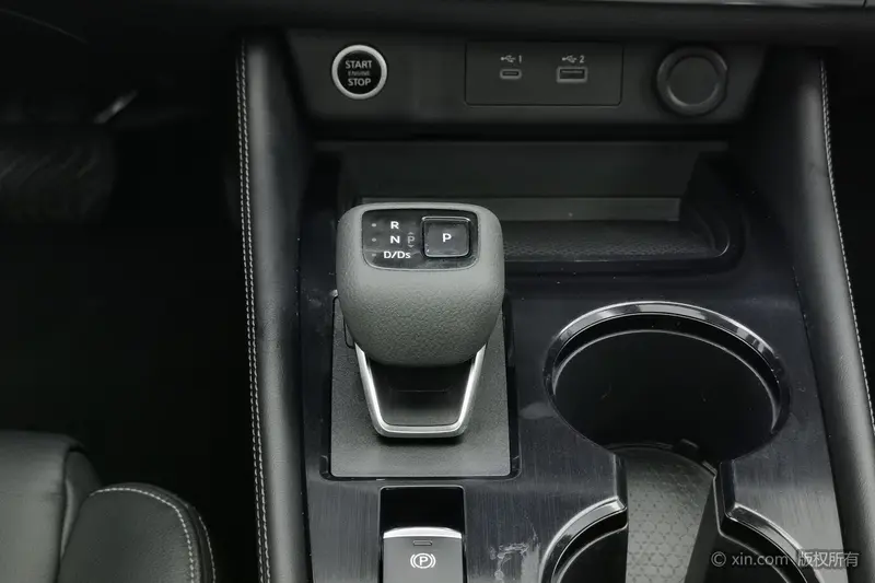 Nissan X-Trail — фото 10
