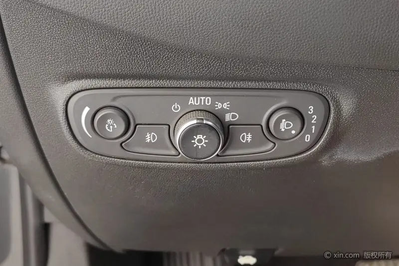 Chevrolet Equinox — фото 11