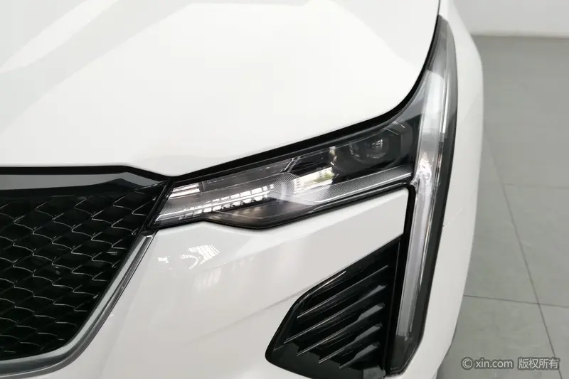 Cadillac CT4 — фото 5