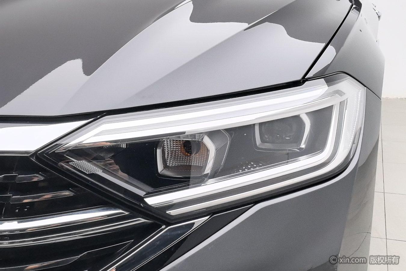 Volkswagen Sagitar 2023 300TSI DSG
