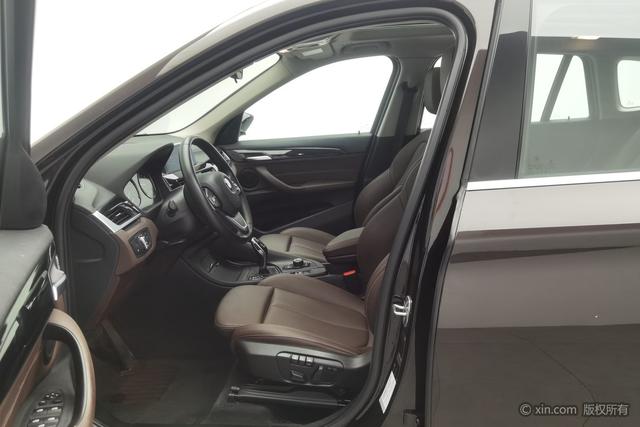 BMW X1 2020 s Drive 20 Li — фото 18