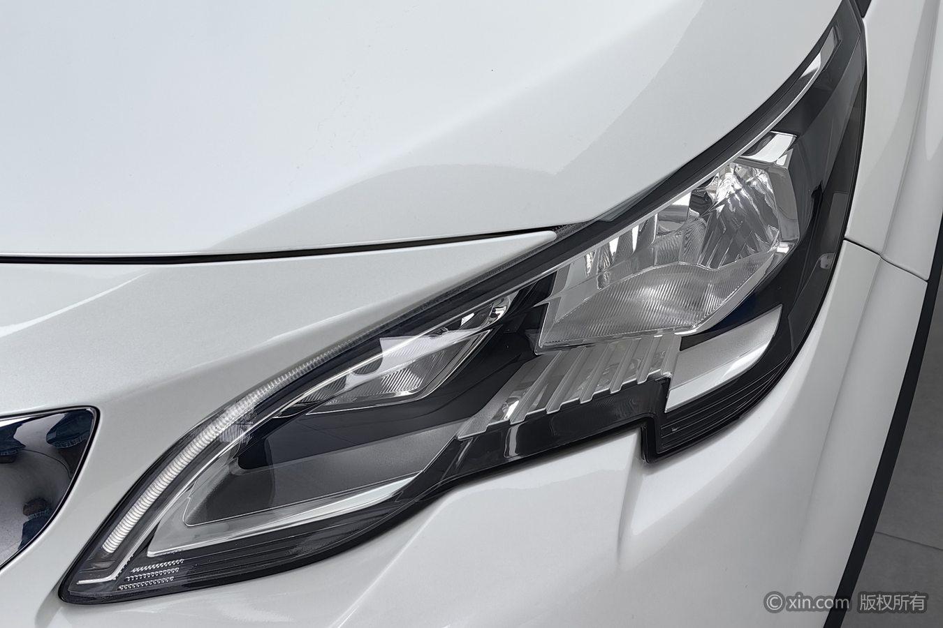 Peugeot 5008 2017 380THP 7 мест Elite