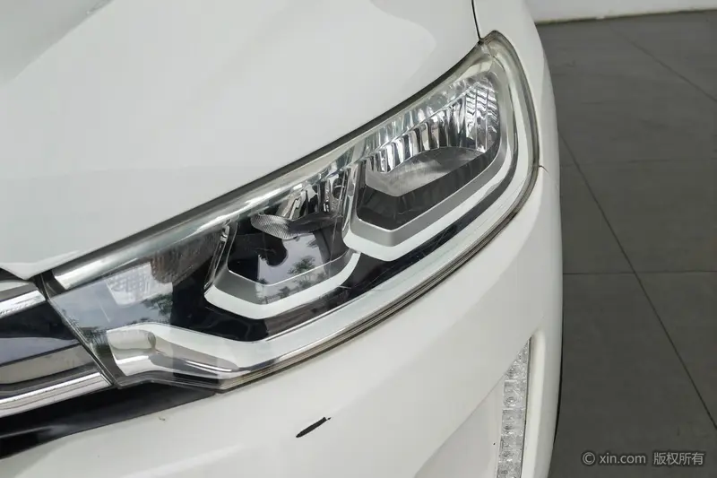 Citroen C 3-XR 1.6 L MT — фото 5