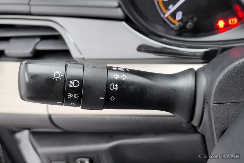 Toyota YARIS L X 1.5 L CVTPLUS — фото 11