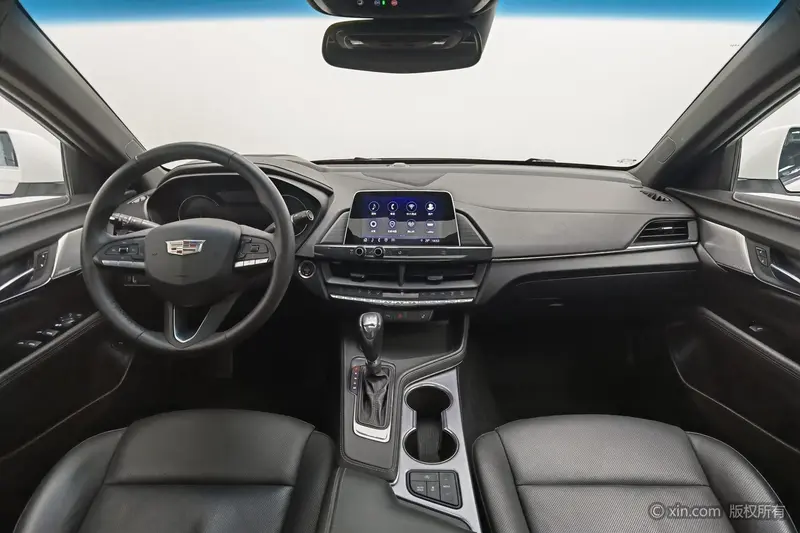 Cadillac CT4 — фото 8