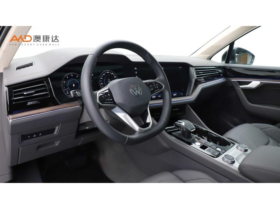 Volkswagen Touareg 2023 3.0TSI Sport