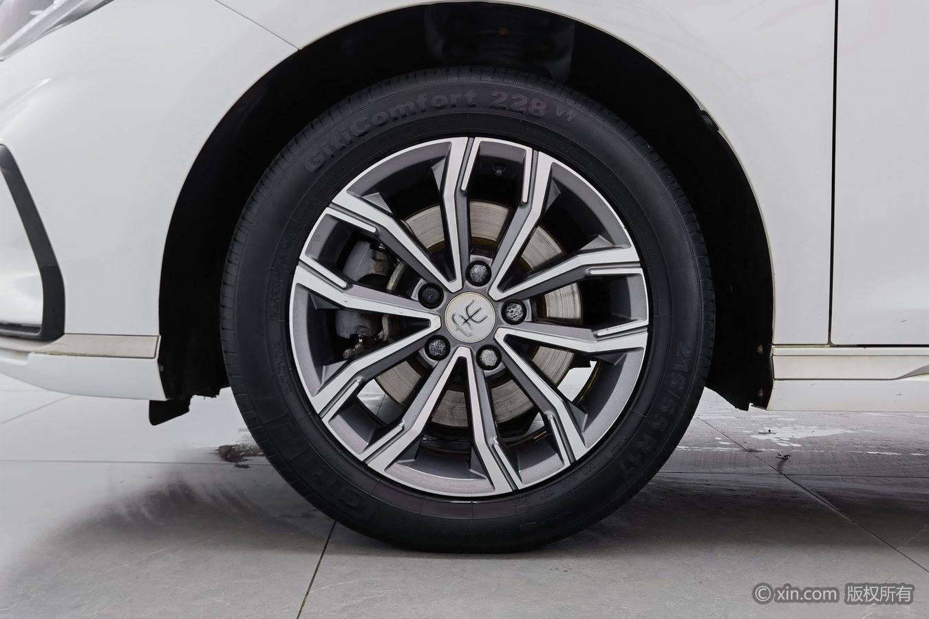 BYD Song MAX MAX 2021 1.5T AT Luxury 6 мест