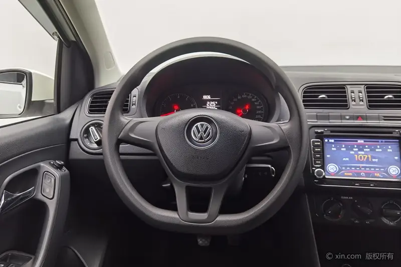 Volkswagen Polo 1.4 L MT — фото 9