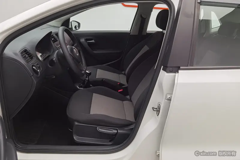 Volkswagen Polo 1.4 L MT — фото 12
