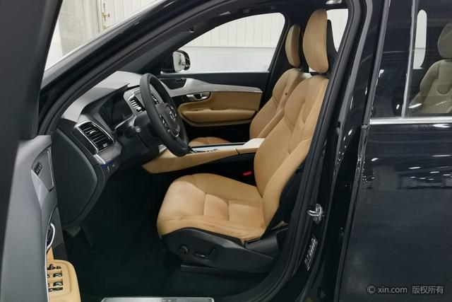 Volvo XC90 2018 T 6 5 — фото 17