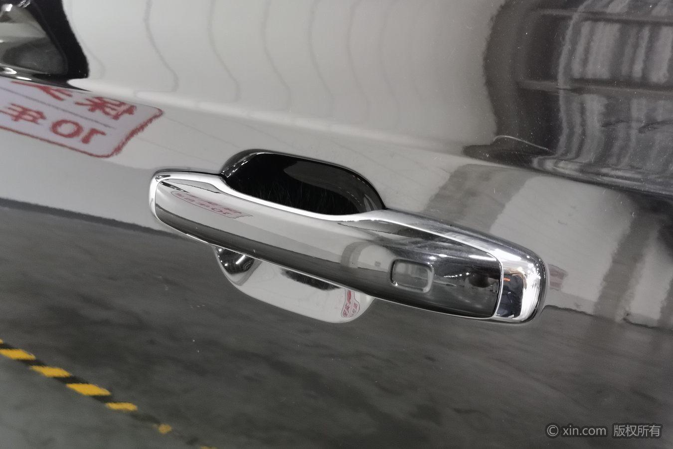 Volvo XC90 2018 T6 5 мест