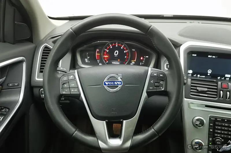 Volvo XC 60 T 5 AWD — фото 9