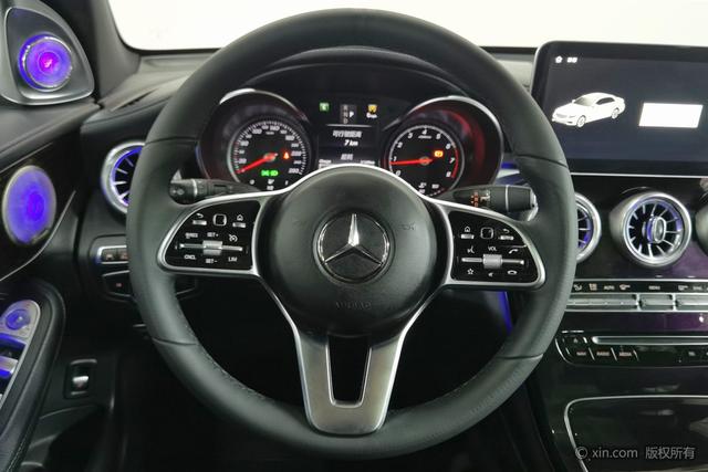 Mercedes-Benz GLC 2018 GLC 260 4 MATIC Luxury — фото 15