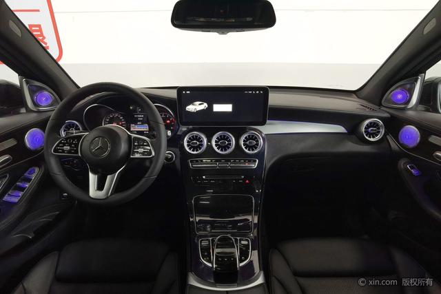 Mercedes-Benz GLC 2018 GLC 260 4 MATIC Luxury — фото 13