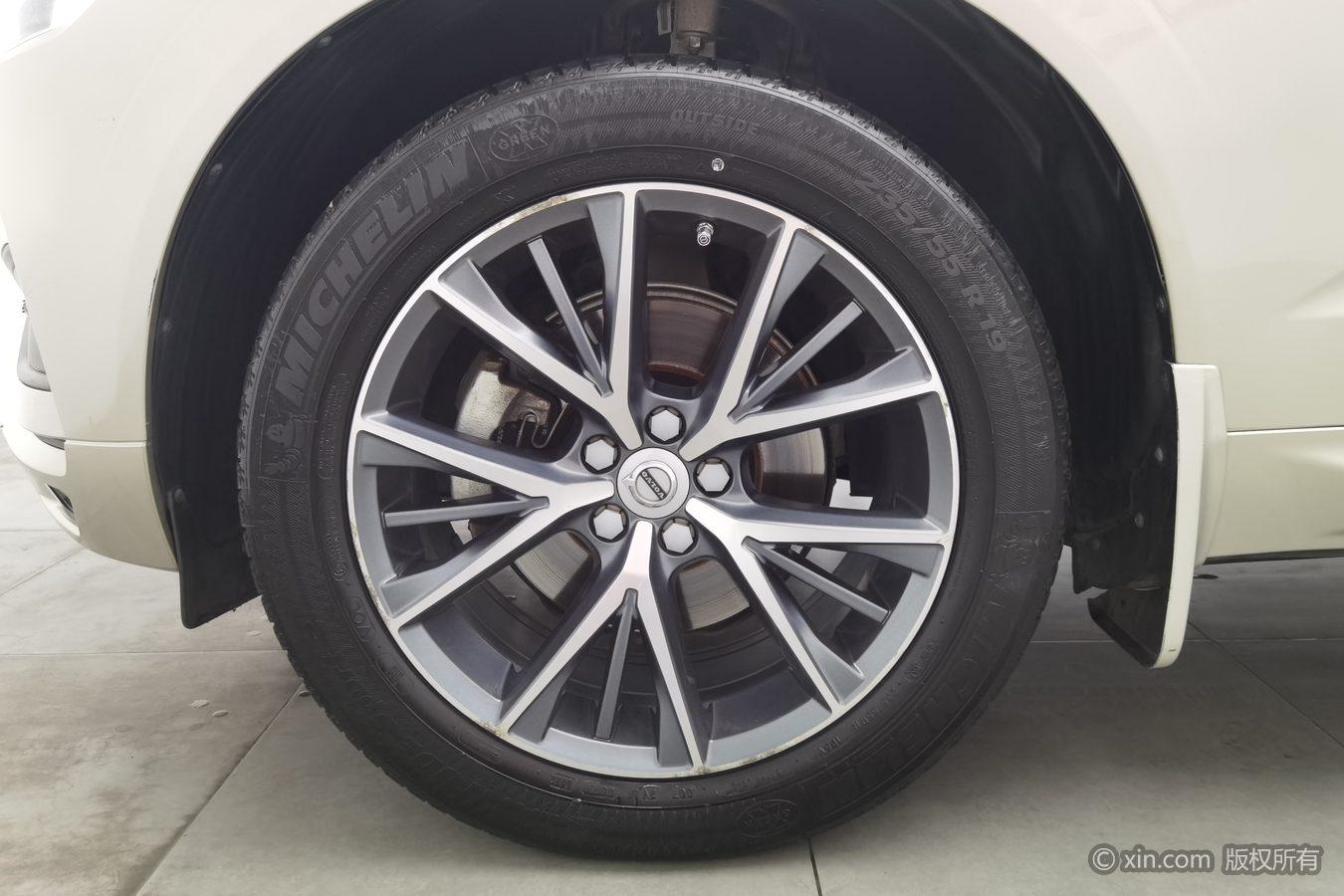 Volvo XC60 2019 T5 V