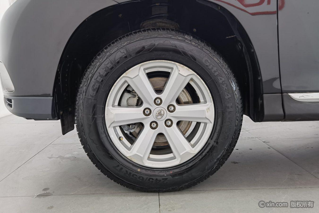 Toyota Highlander 2012 2.7L 5 мест Elite