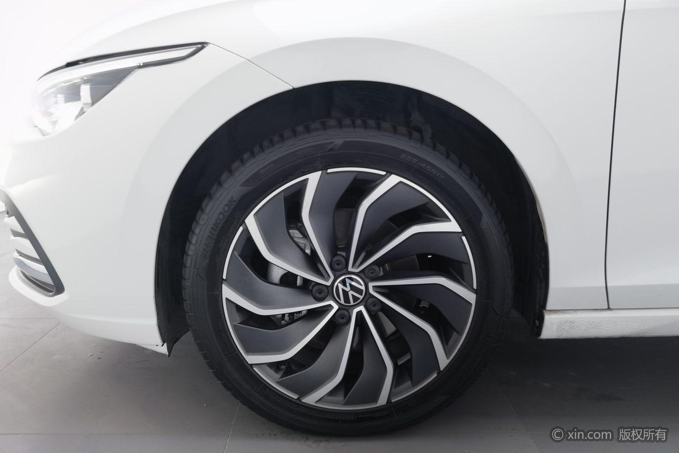 Volkswagen Golf 2021 200TSI DSG Pro