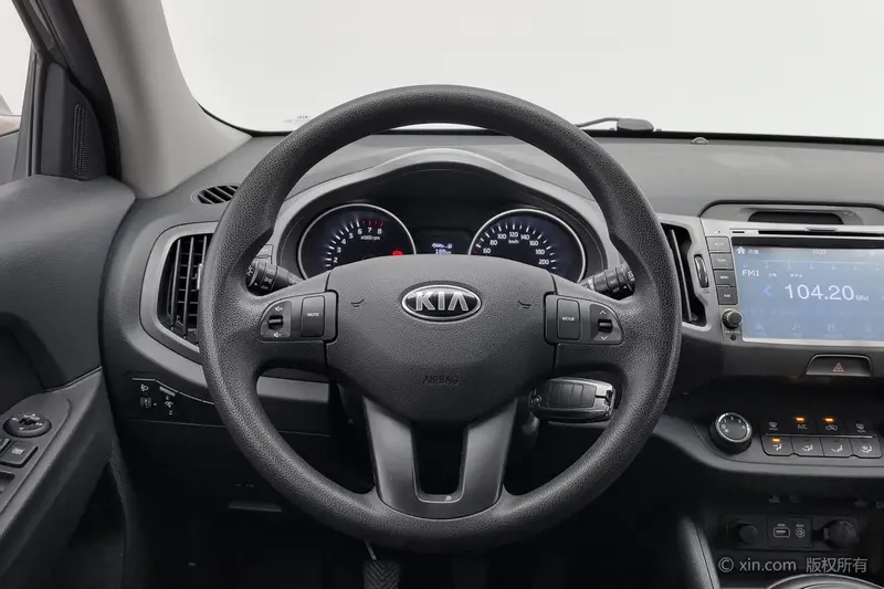 Kia Sportage — фото 9