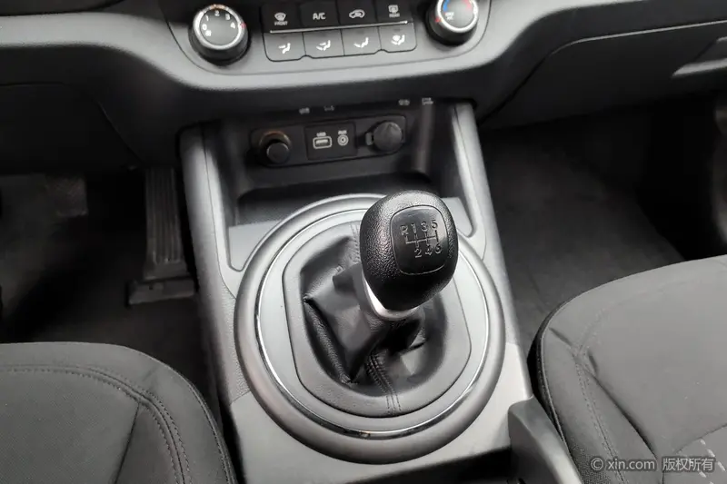 Kia Sportage — фото 10