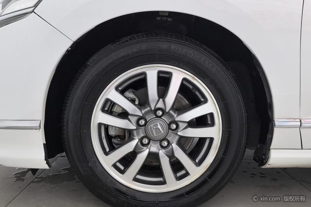 Honda Spirior 2015 2.0 L — фото 8