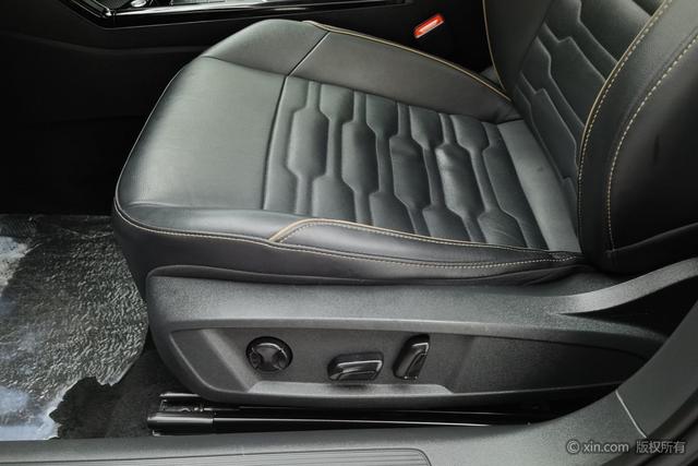 Volkswagen Passat id 4210330 из Китая 24