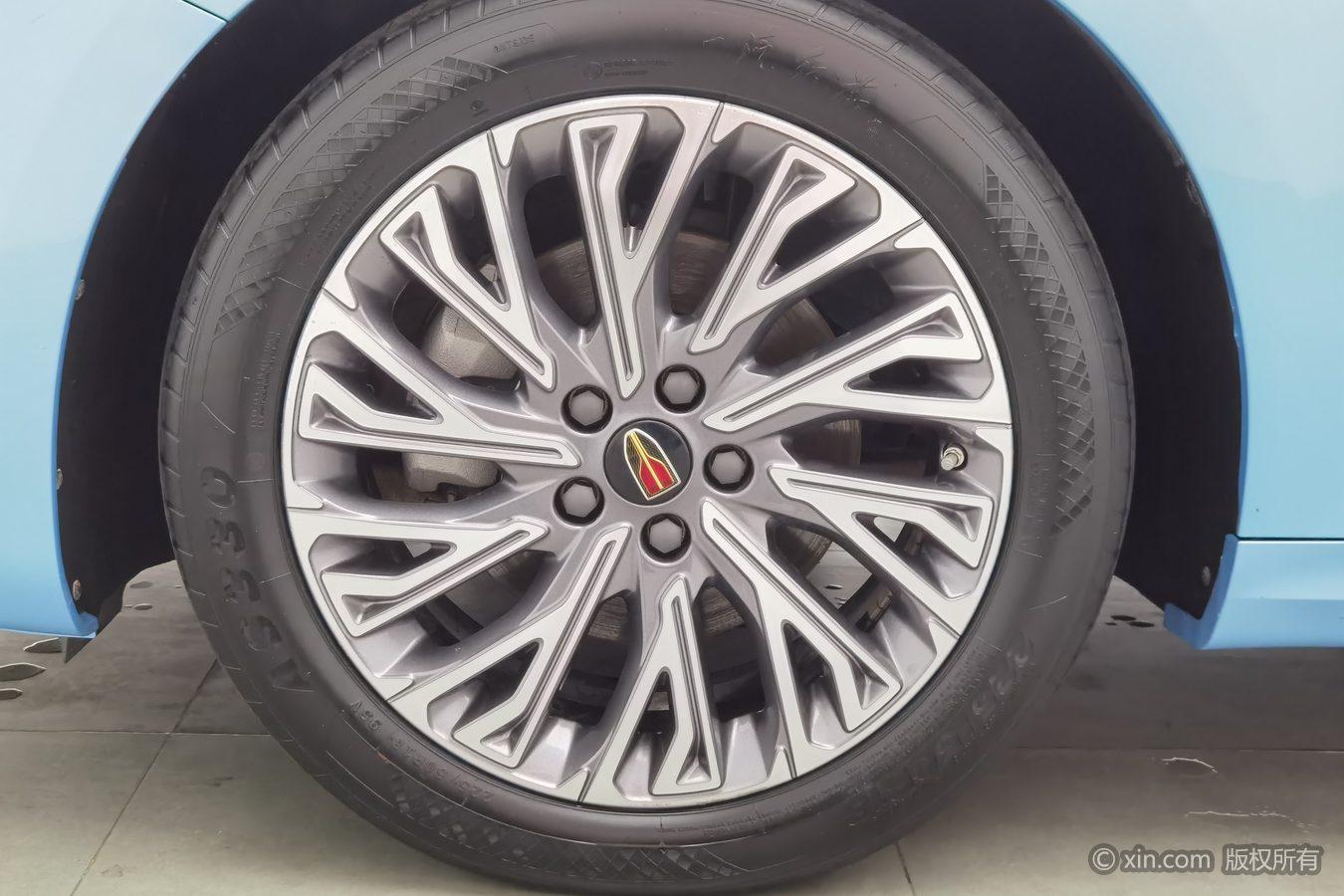 Hongqi H5 2023 2.0T AT