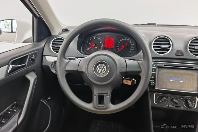 Volkswagen Jetta 2015 1.6 L MTComfort — фото 14