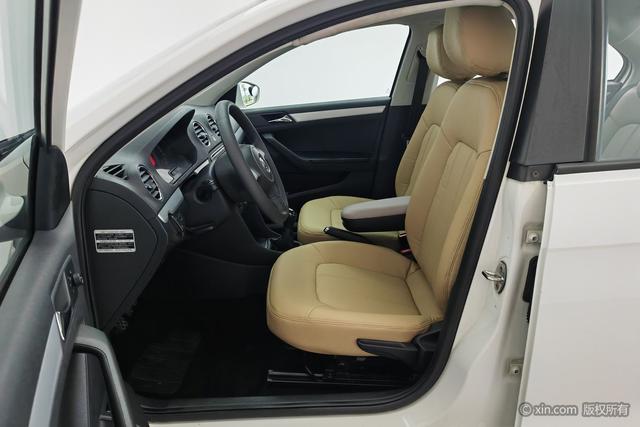 Volkswagen Jetta 2015 1.6 L MTComfort — фото 17