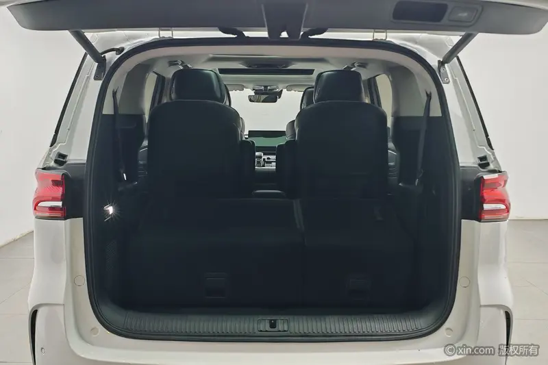 Roewe iMAX8 — фото 18