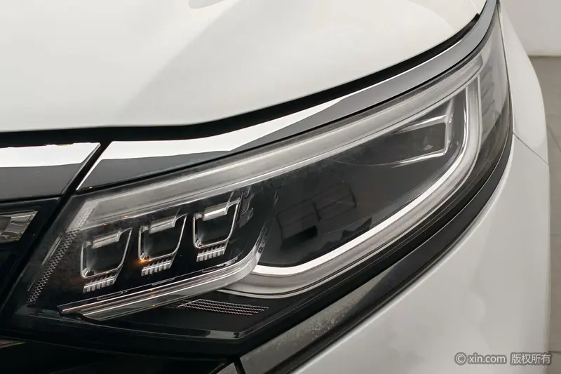 Roewe iMAX8 — фото 5