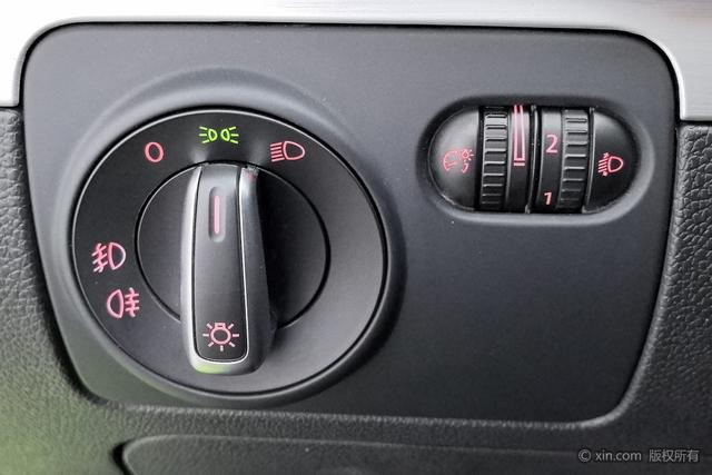 Volkswagen Scirocco 2015 1.4 TSI — фото 13
