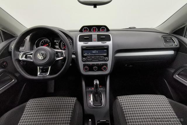 Volkswagen Scirocco 2015 1.4 TSI — фото 11
