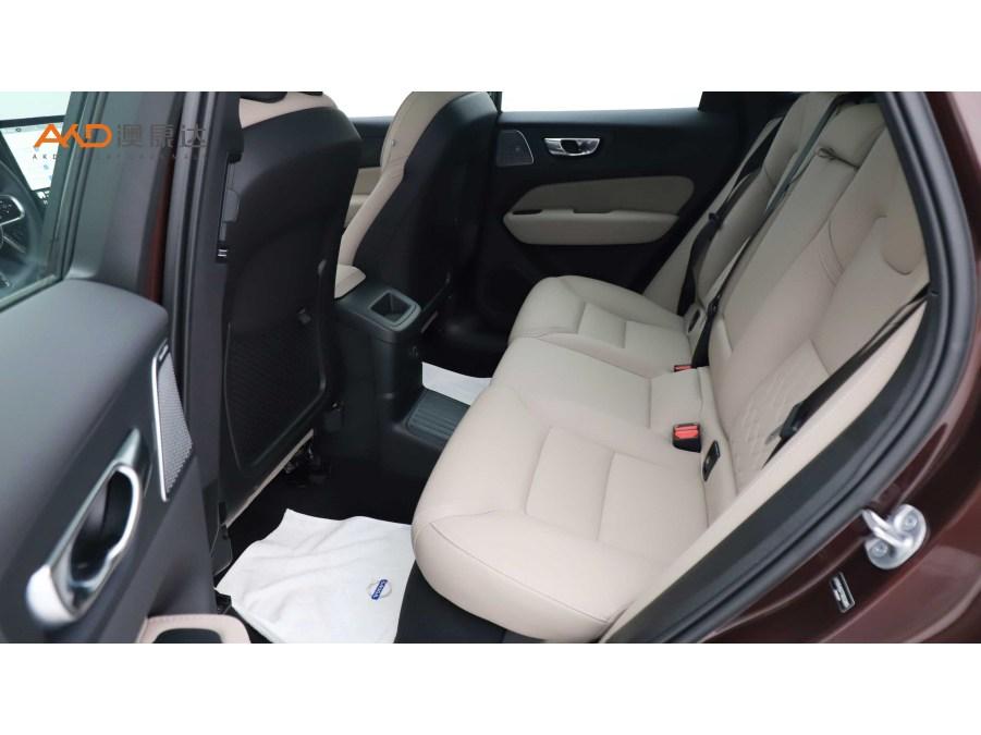 Volvo XC60 PHEV 2026 T8 Luxury