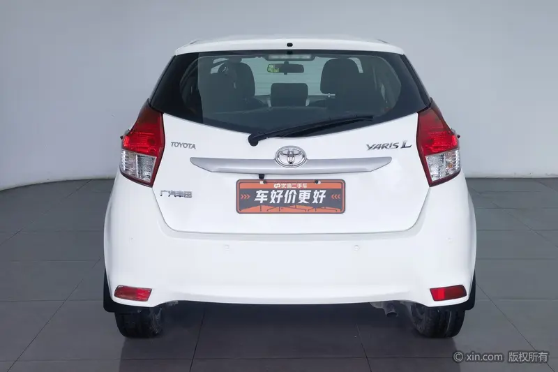 Toyota Yaris L — фото 3