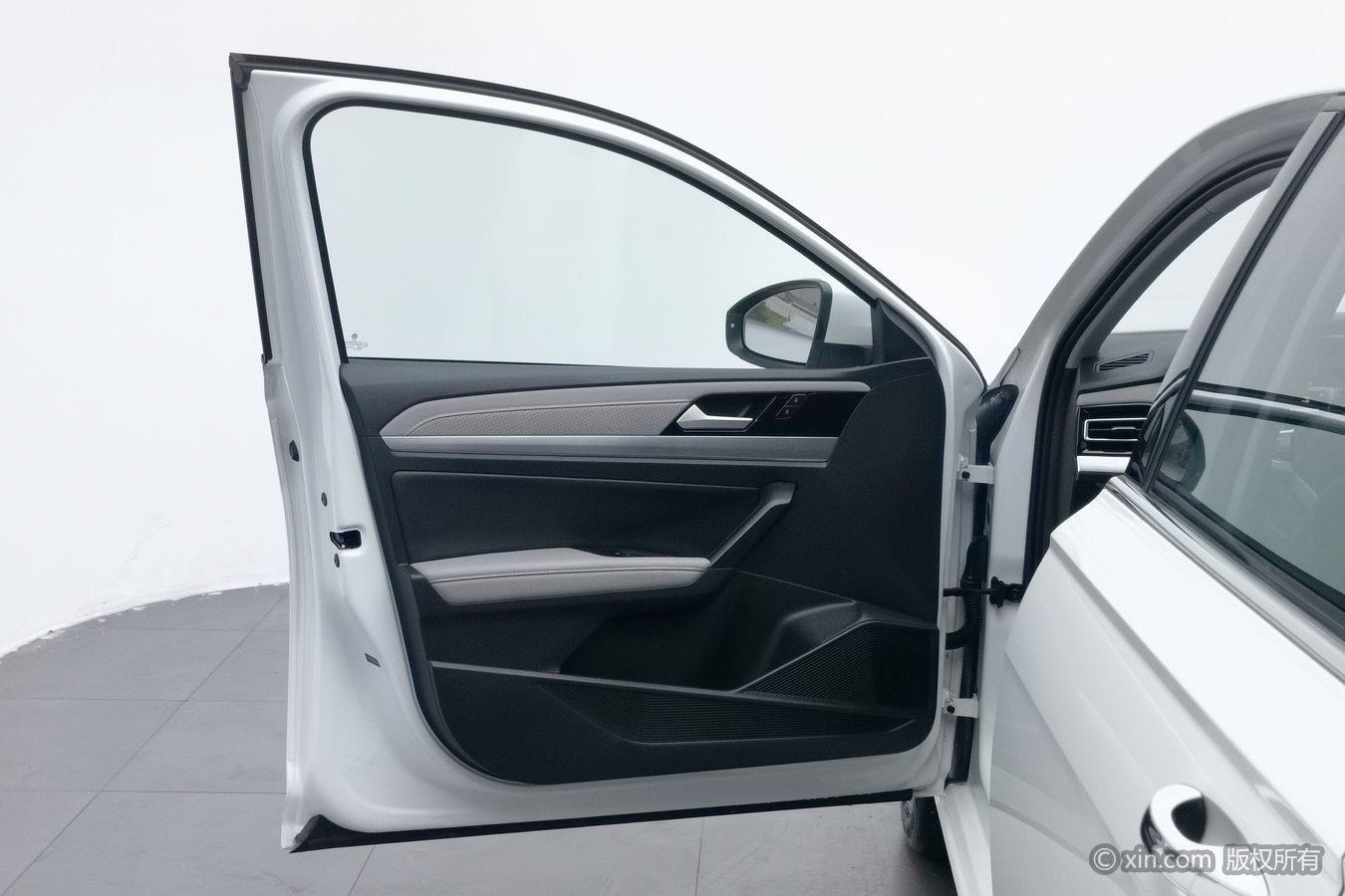 Volkswagen Lavida 2023 Белый из Китая, фото 3