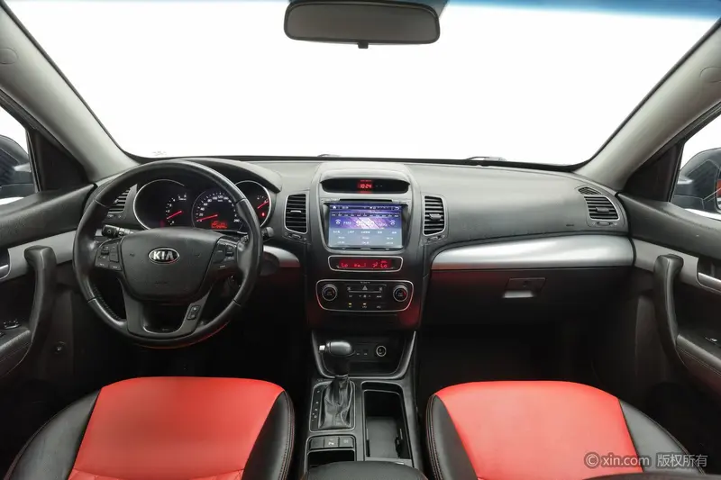 Kia Sorento — фото 8