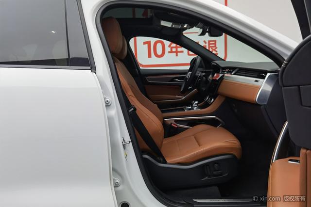 Jaguar F-PACE 2024 P 250 R-Dynamic SE — фото 11