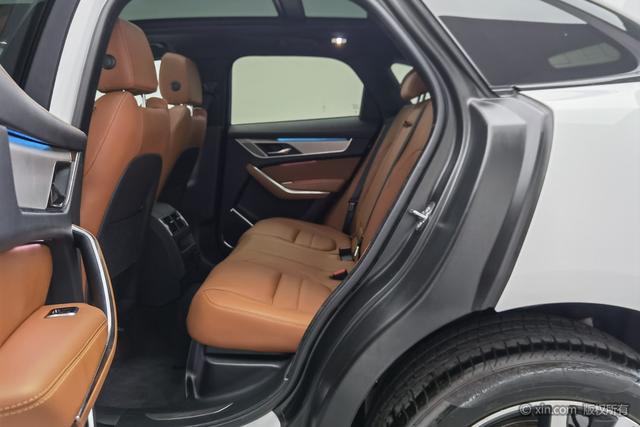 Jaguar F-PACE 2024 P 250 R-Dynamic SE — фото 19