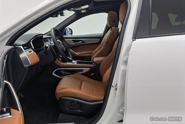 Jaguar F-PACE 2024 P 250 R-Dynamic SE — фото 17