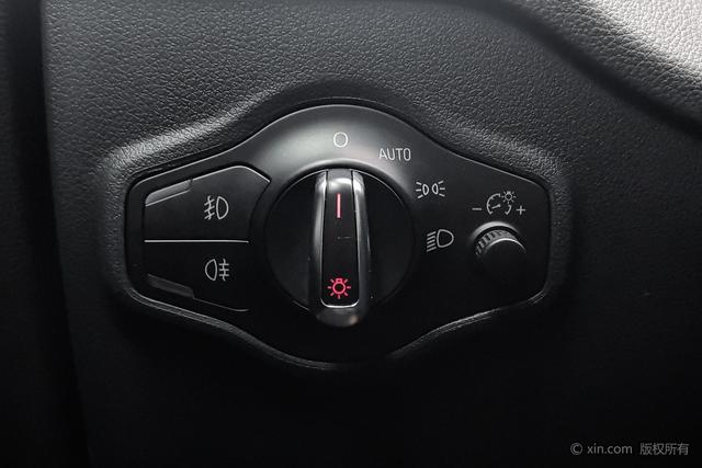 Audi Q5 2016 40 TFSI — фото 16