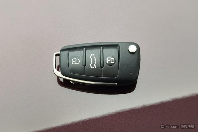 Audi A3 2016 Limousine 40 TFSI — фото 6