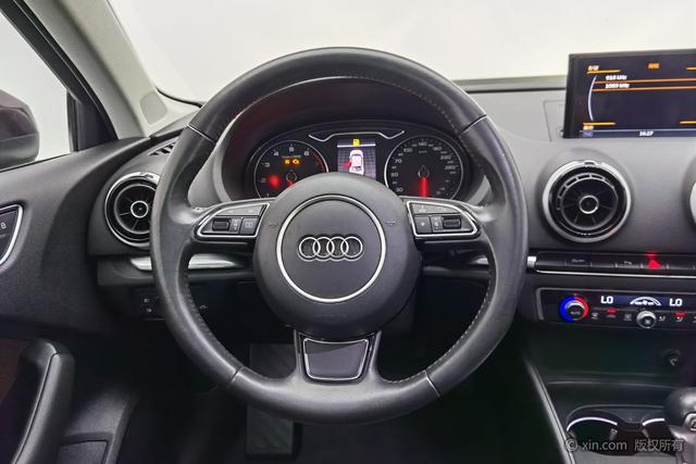 Audi A3 2016 Limousine 40 TFSI — фото 13