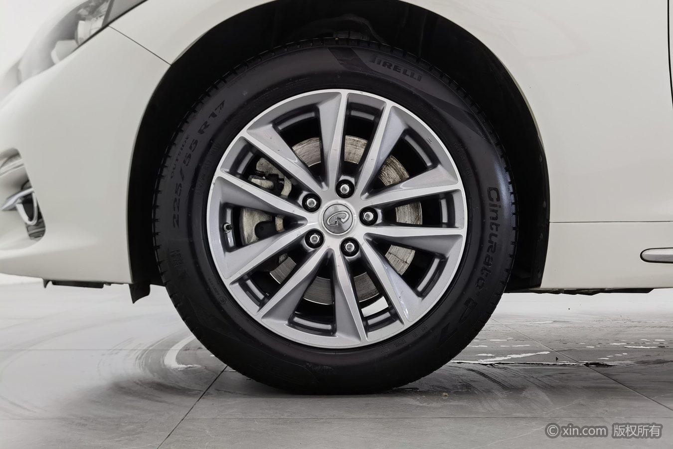 Infiniti Q50L 2016 2.0T Comfort