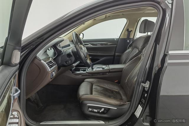 BMW 7-Series 2017 730 Li Luxury — фото 18