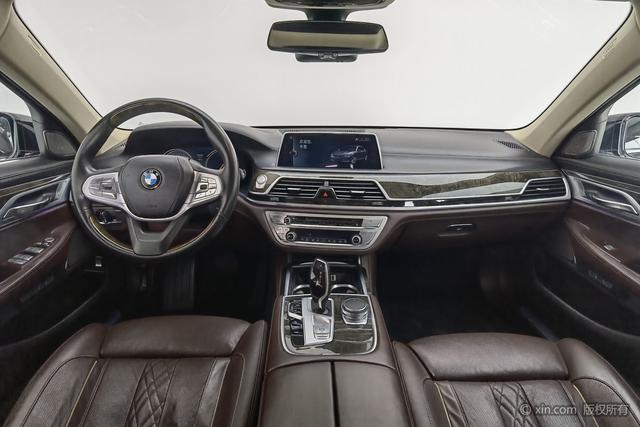BMW 7-Series 2017 730 Li Luxury — фото 13