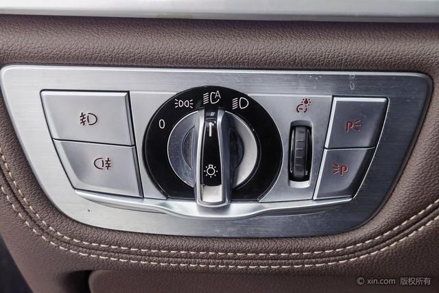 BMW 7-Series 2017 730 Li Luxury — фото 17